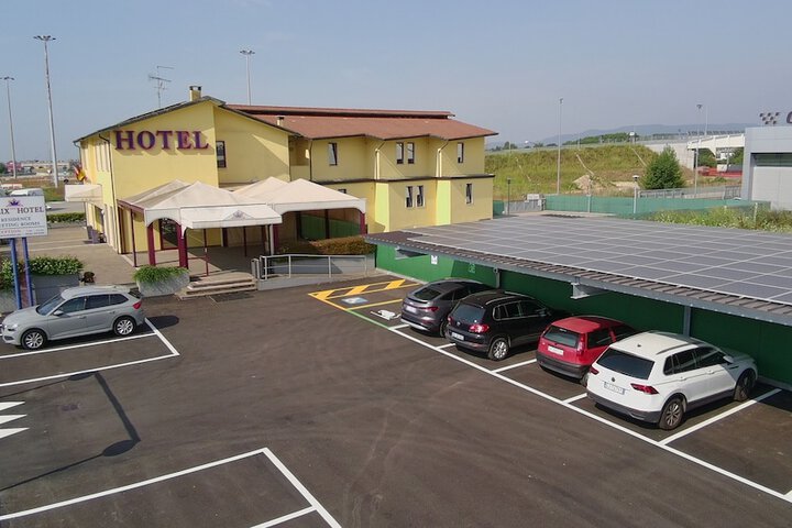 Hotel 24 of 27