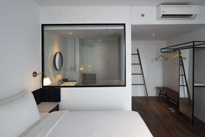 Room 12 of 52