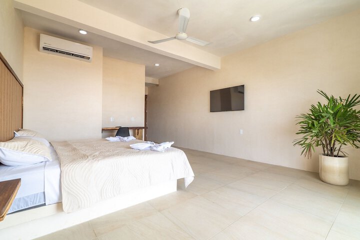 Room 5 of 90