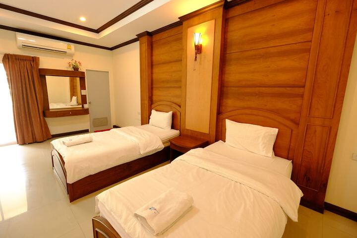 Room 8 of 47