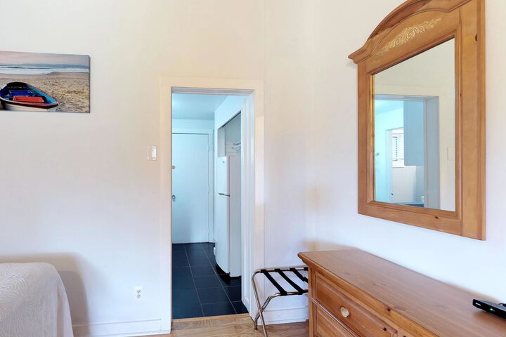 Room 40 of 171