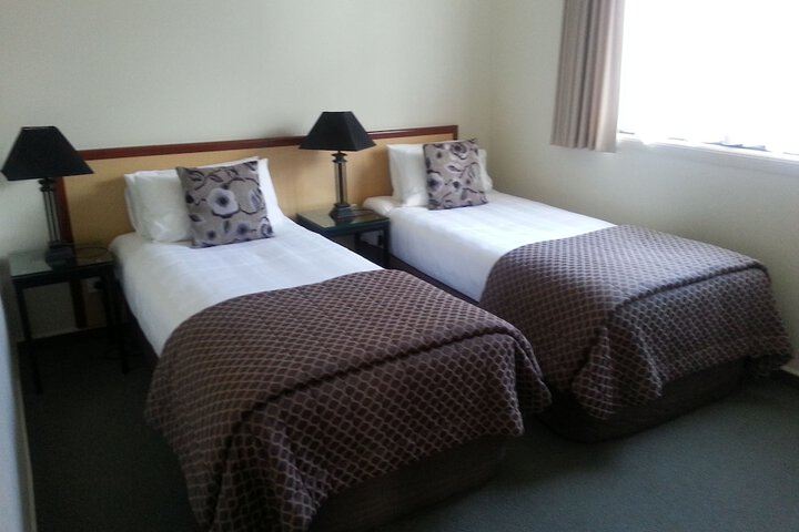 Room 9 of 37