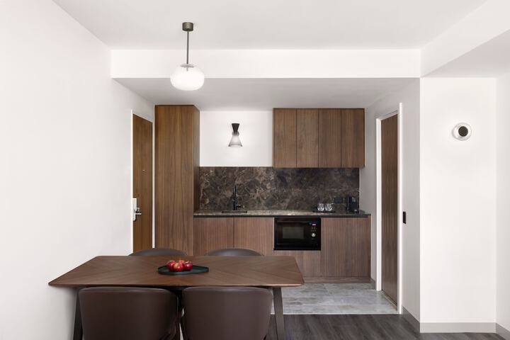 Room 46 of 110