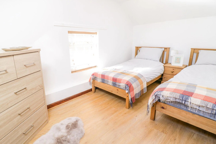 Room 5 of 5