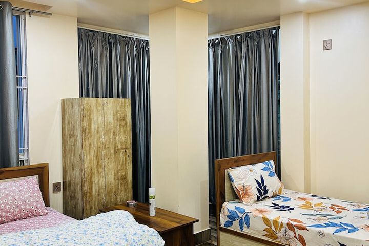 Room 6 of 15
