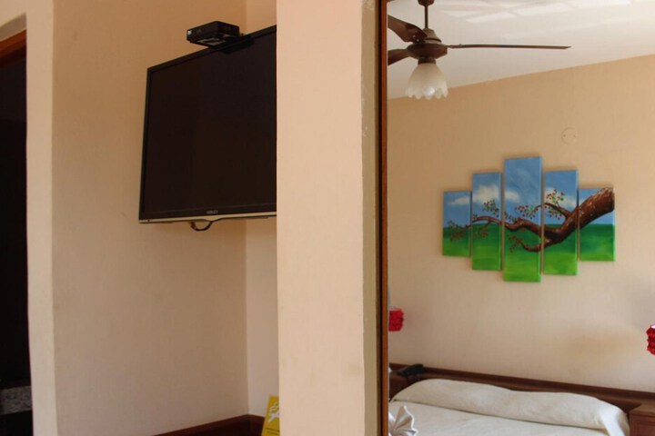Room 8 of 28