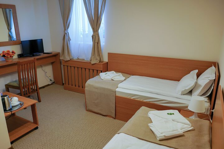 Room 16 of 37