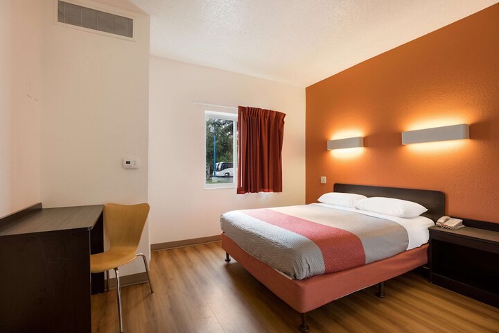 Double Room Disability Accessible (1 of 12)