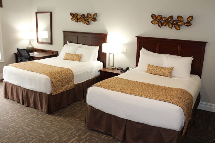 Standard Double Room 2 Queen Beds (3 of 4)