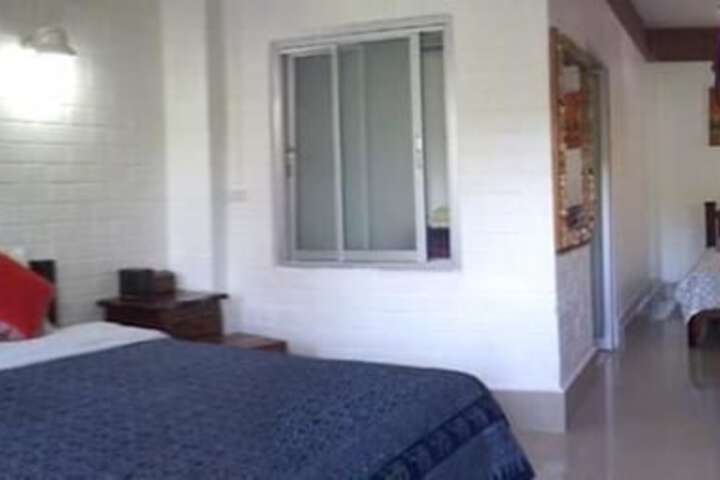 Room 52 of 150