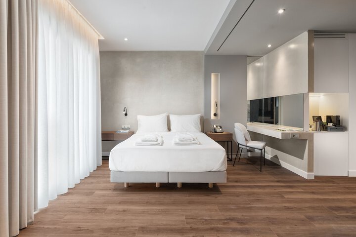 Room 15 of 52