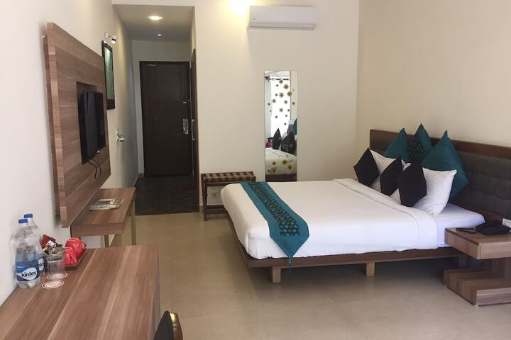 Room 7 of 65