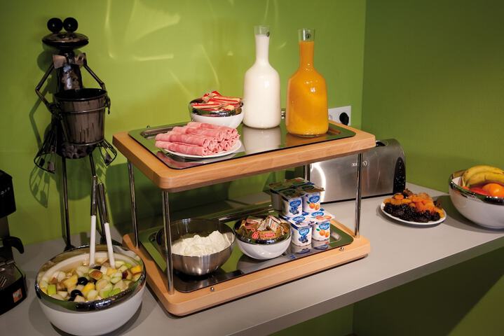 Breakfast/Coffee Service 123 of 147