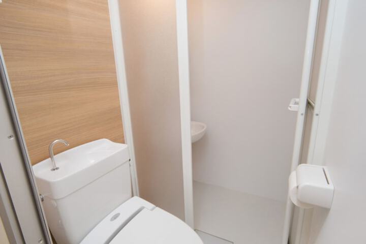 Room 18 of 32