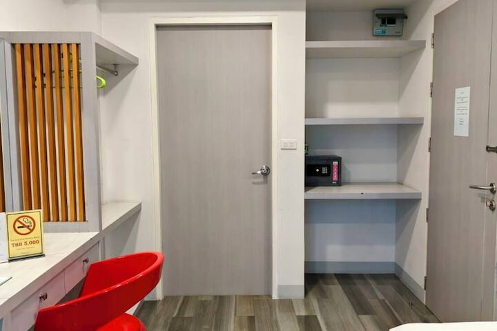 Room 34 of 92
