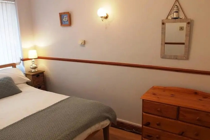 Room 4 of 19