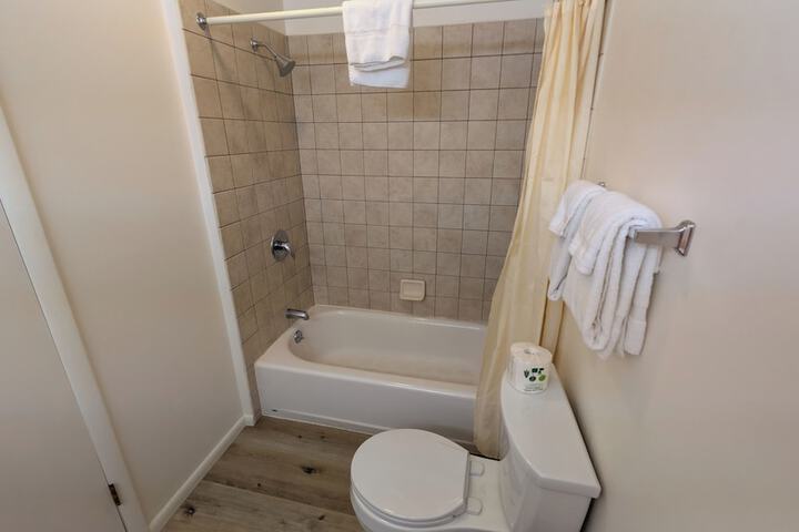 Room 10 of 84