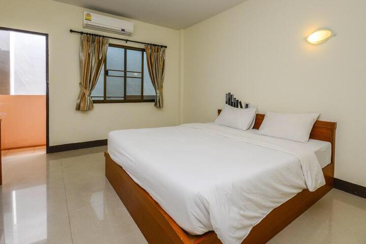 Room 3 of 9