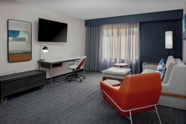 Room 27 of 48