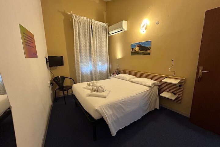 Room 5 of 26
