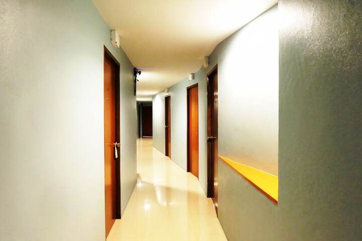 Ballroom/Hall 44 of 50