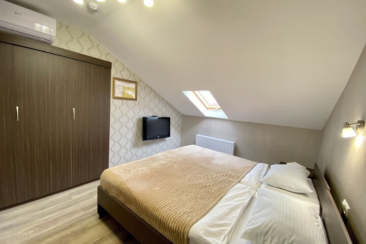 Room 26 of 54