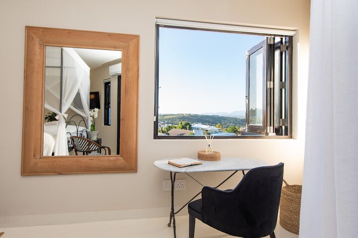 Room 25 of 194