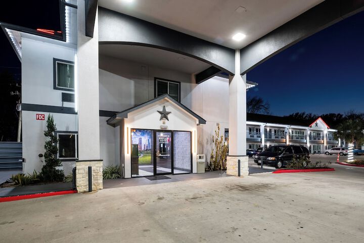 Hotel 57 of 76