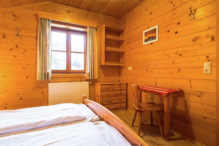 Room 5 of 32