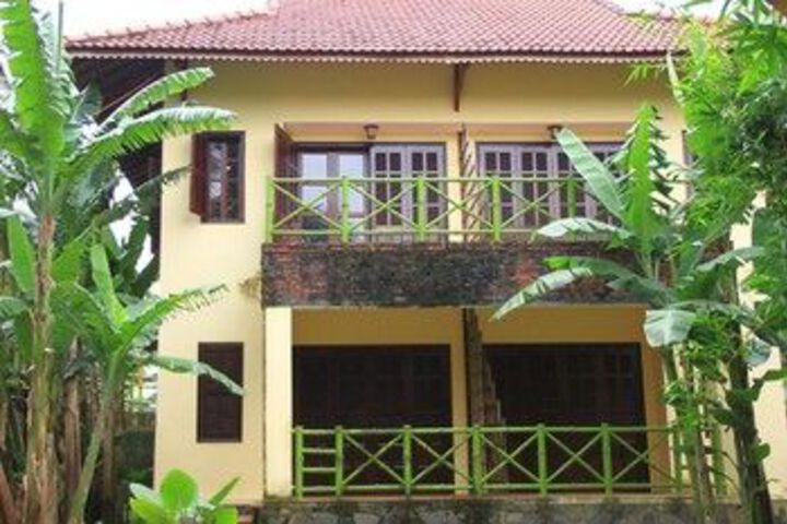 Hotel Exterior 15 of 37