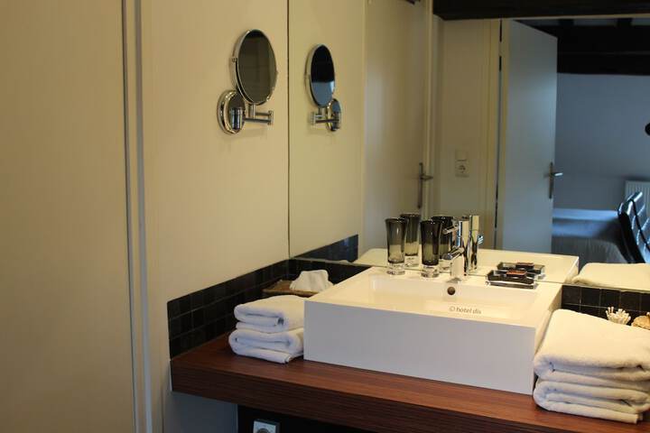 Room 35 of 41