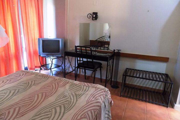 Room 10 of 35