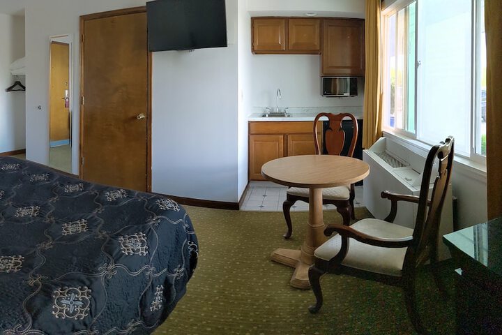 Room 25 of 42