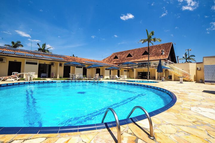 Pool 14 of 20