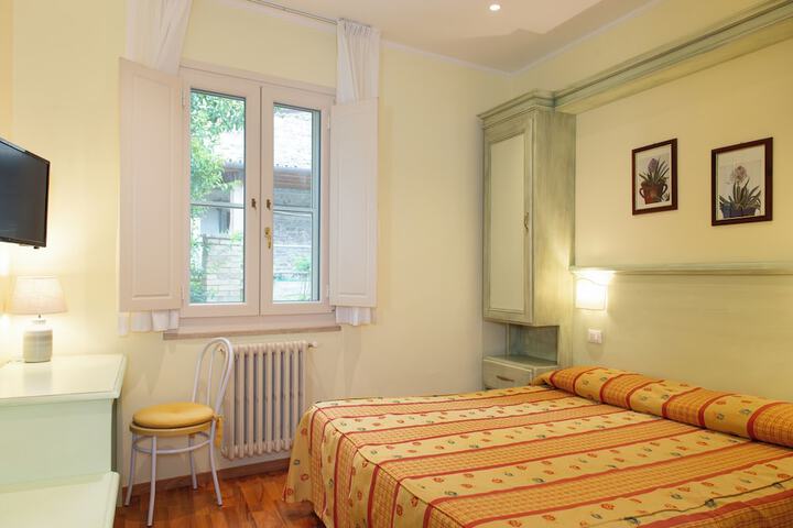 Room 15 of 29