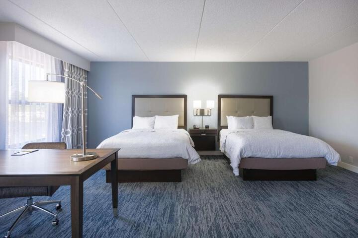 2 Queen Beds with Refrigerator (11 of 16)