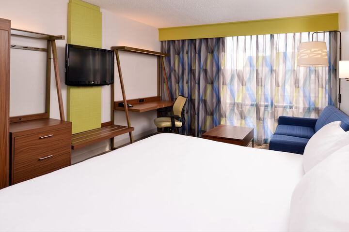 Room 10 of 51