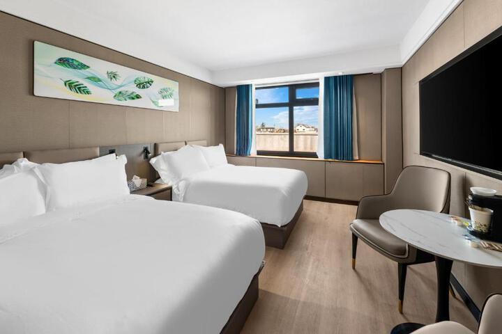 Grand 2 Double Beds (2 of 8)
