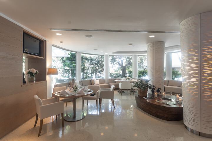 Lounge 116 of 138