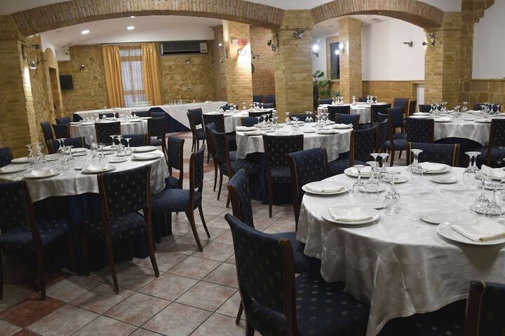 Dining 46 of 57