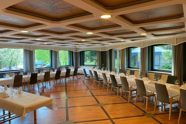 Ballroom/Hall 10 of 23