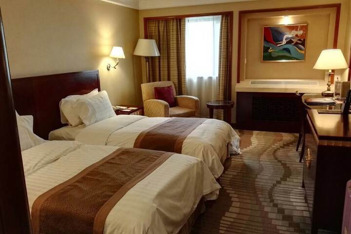Room 5 of 62