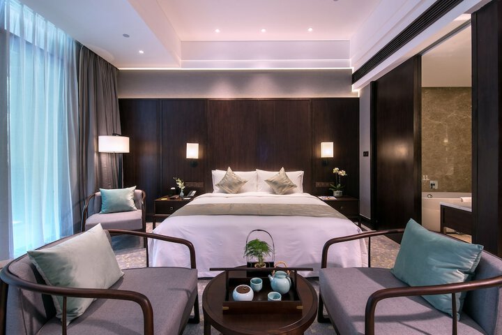 Room 18 of 46