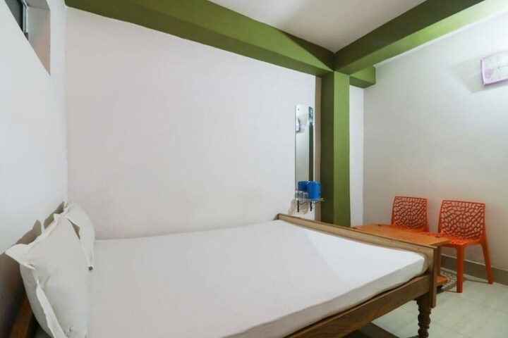 Room 8 of 17