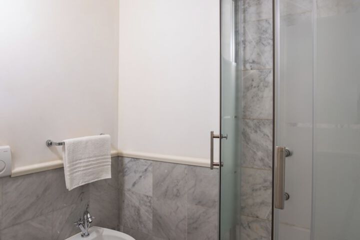 Room 104 of 152