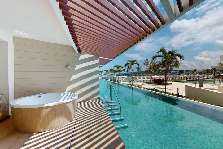 Pool 75 of 271