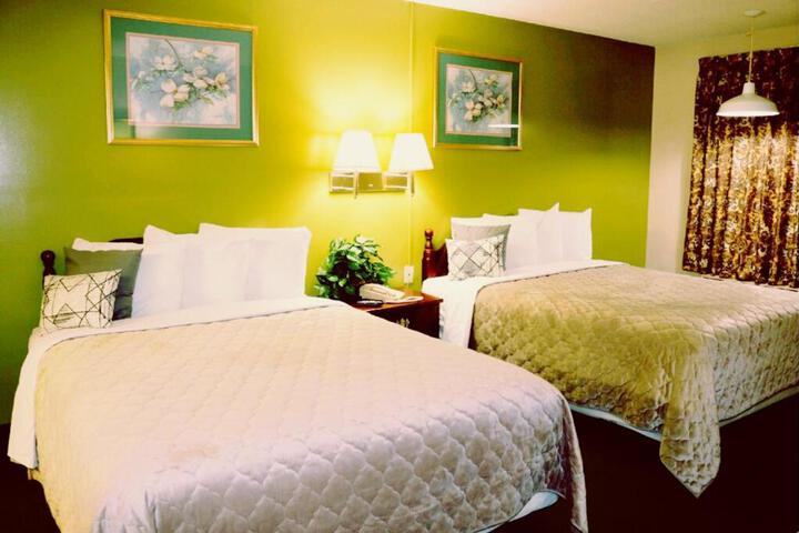 2 Double Beds (6 of 8)