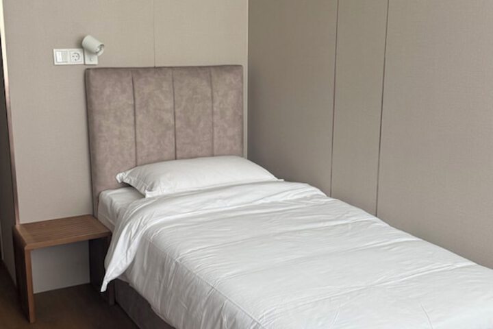 Room 21 of 33