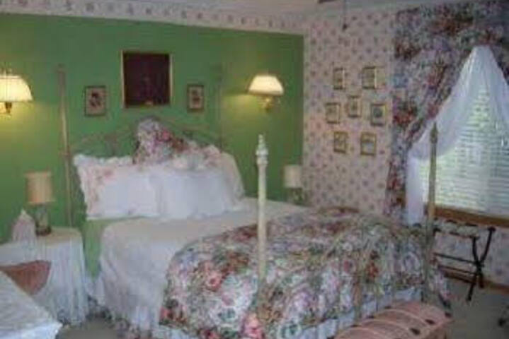 Room 3 of 6