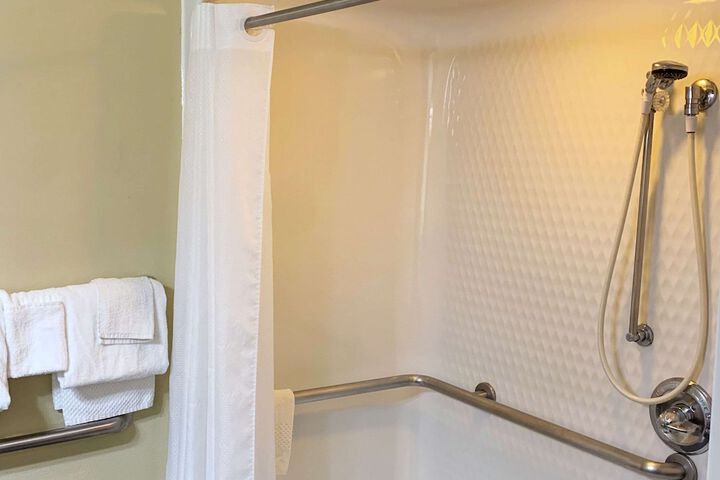 1 Queen Bed Suite (7 of 28)